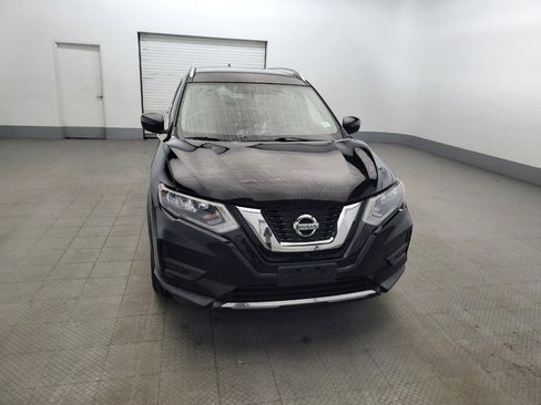 Used 2017 Nissan Rogue SV AWD/4WD image 14