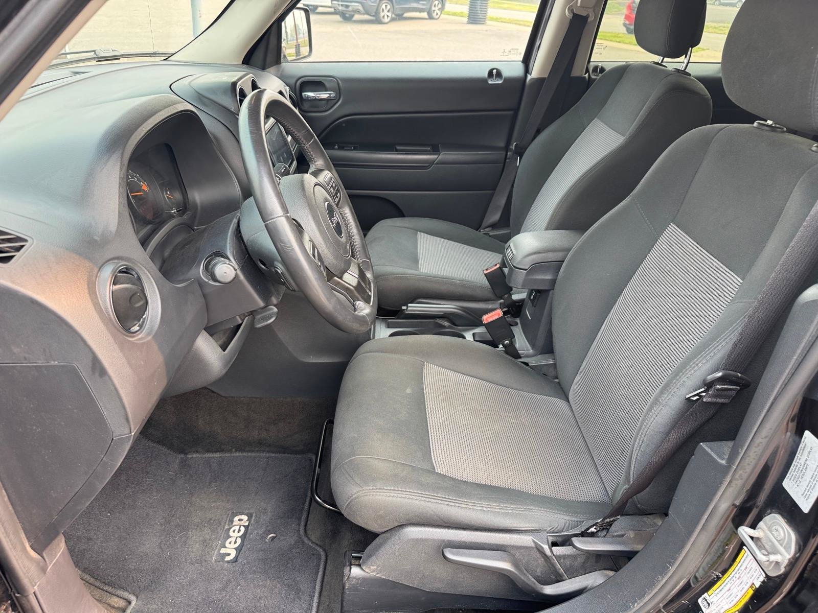 Used 2016 Jeep Patriot Latitude AWD/4WD image 6