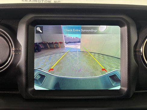 Used 2021 Jeep Gladiator Overland image 18