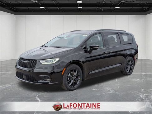 New 2026 Chrysler Pacifica Select w/ S Appearance Package image 1