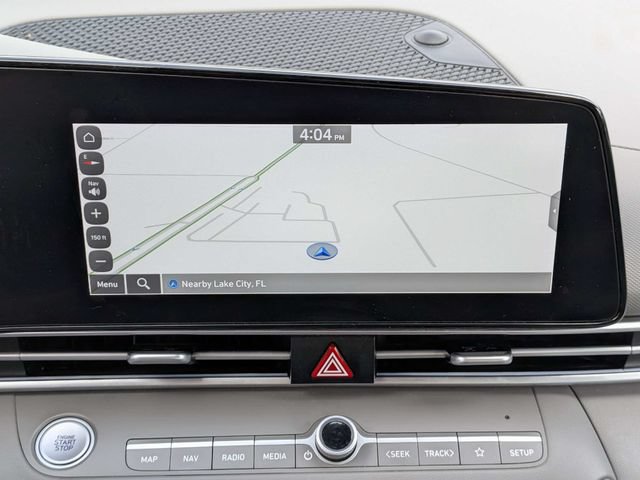 Used 2025 Hyundai Elantra SEL FWD image 19