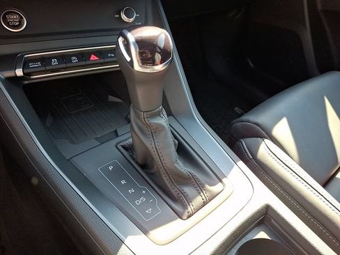 Used 2025 Audi Q3 2.0T Premium w/ Convenience Package AWD/4WD image 16
