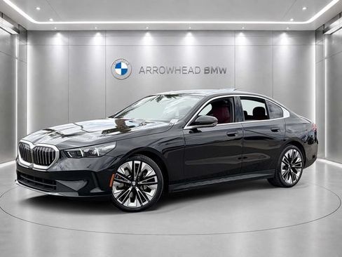 Used 2024 BMW 530i w/ M Sport Package RWD image 1