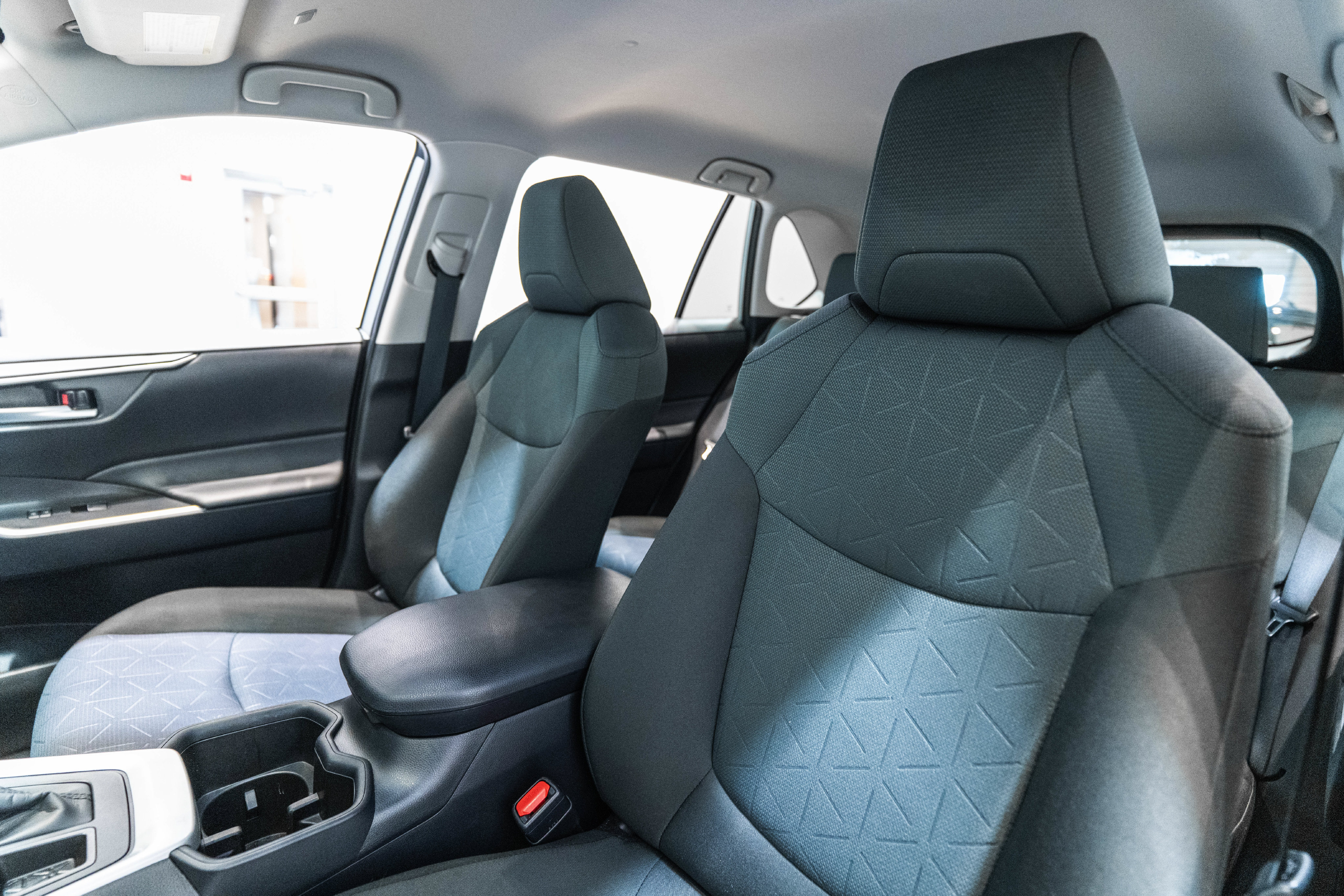 Used 2025 Toyota RAV4 XLE AWD/4WD image 6