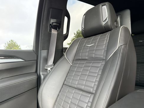 Used 2025 Cadillac Escalade V AWD/4WD image 26