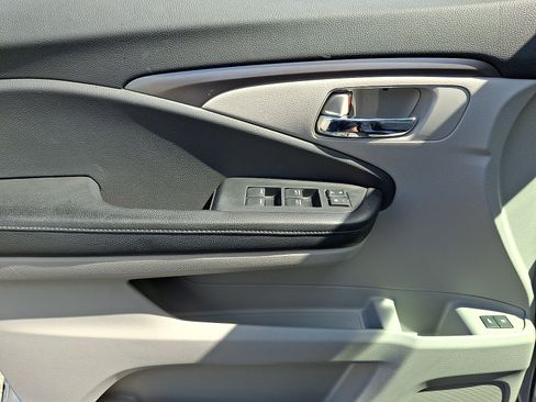 Used 2016 Honda Pilot EX-L image 11
