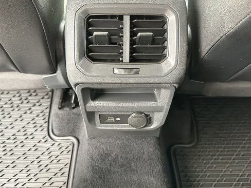 Used 2020 Volkswagen Tiguan SE AWD/4WD image 30