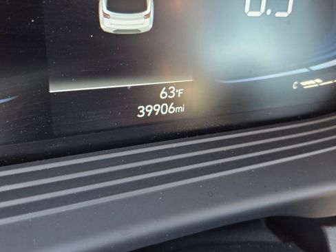 Used 2025 Hyundai Venue SE image 25