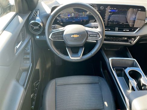 Used 2025 Chevrolet Equinox LT image 22