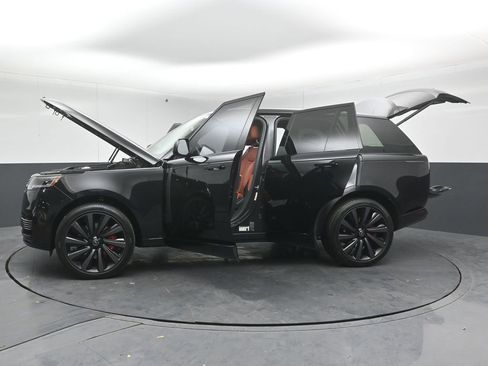 Used 2025 Land Rover Range Rover SV AWD/4WD image 56