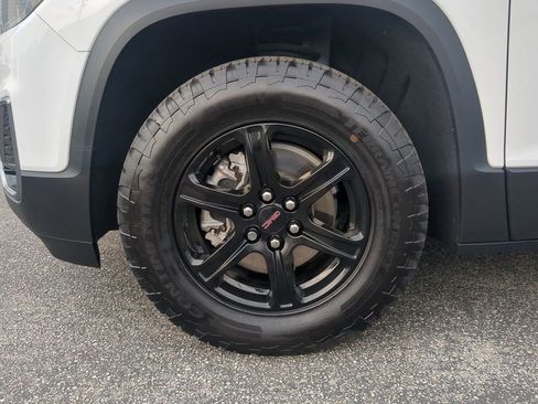 Used 2023 GMC Acadia AT4 w/ Technology Package image 39