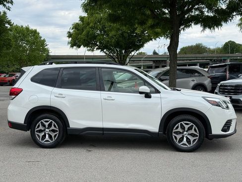 Used 2023 Subaru Forester Premium AWD/4WD image 4