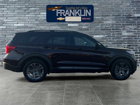 Used 2022 Ford Explorer XLT w/ Equipment Group 202A image 6