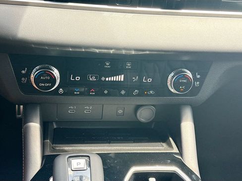 New 2026 Mitsubishi Outlander SEL FWD image 16