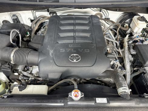 Used 2019 Toyota Tundra SR5 w/ TRD Off Road Package AWD/4WD image 39