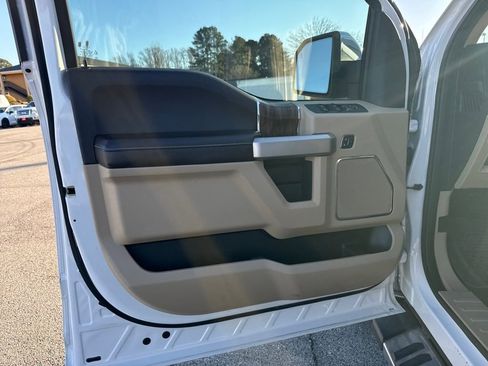 Used 2019 Ford F150 Lariat w/ Equipment Group 502A Luxury image 11