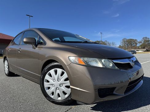 Used 2010 Honda Civic LX image 2