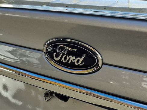 Certified 2018 Ford Fusion SE w/ Equipment Group 201A image 30