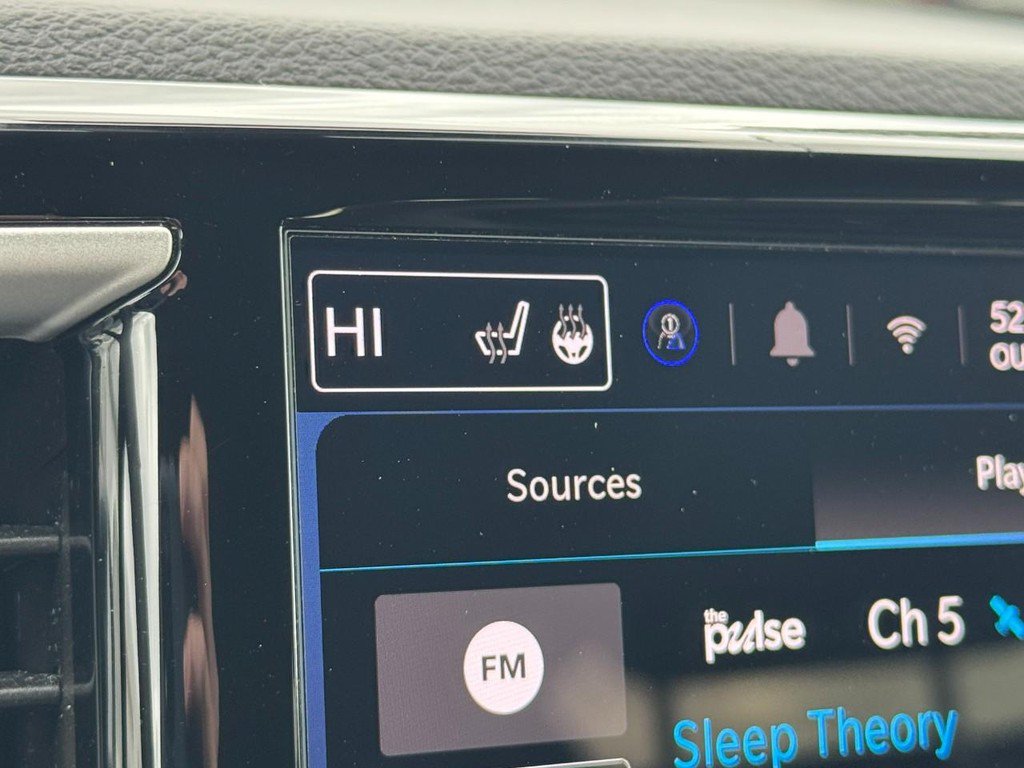Used 2025 Chrysler Pacifica Select FWD image 25