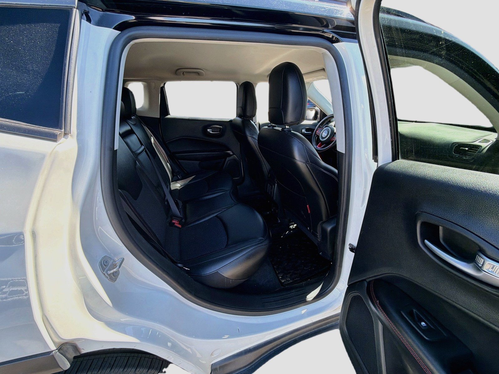 Used 2019 Jeep Compass Trailhawk AWD/4WD image 18
