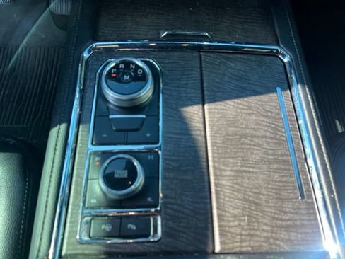 Used 2019 Ford Expedition Limited w/ Special Edition Package AWD/4WD image 35