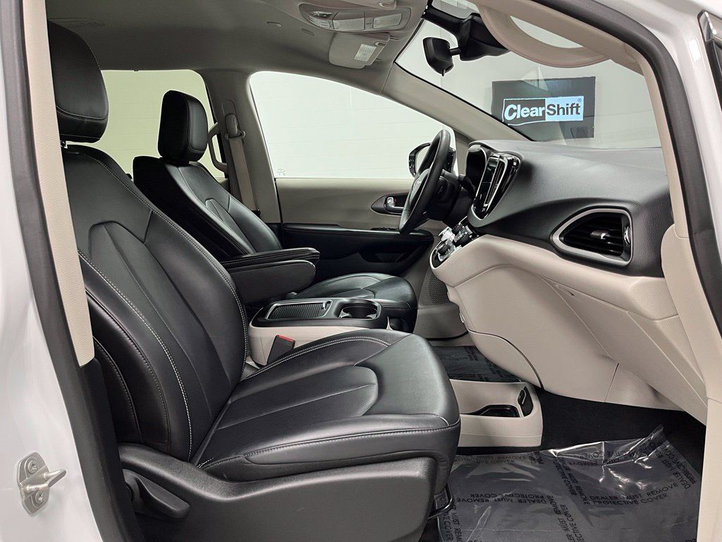 Used 2024 Chrysler Pacifica Touring-L FWD image 59