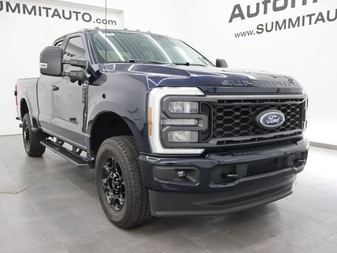 Used 2024 Ford F250 XLT w/ XLT Premium Package AWD/4WD image 2