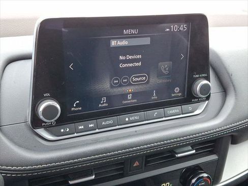 Used 2023 Nissan Rogue SV image 14