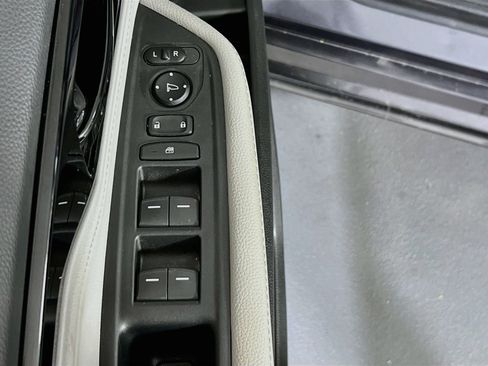 Used 2023 Honda Odyssey Touring image 18