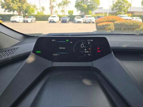 Used 2025 Toyota Prius XLE FWD image 24
