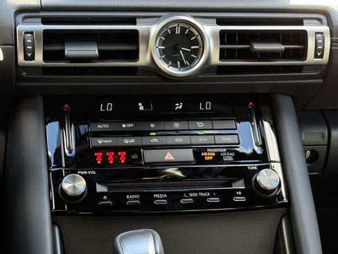 Used 2022 Lexus IS 300 AWD image 19