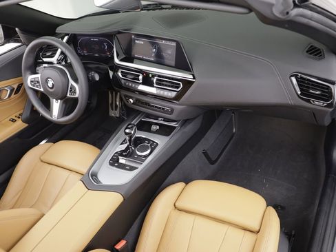 Certified 2025 BMW Z4 M40i w/ Shadowloine Package RWD image 18