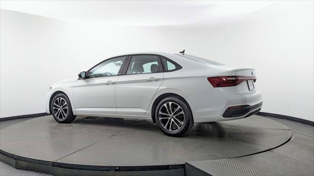 Used 2025 Volkswagen Jetta Sport FWD image 4