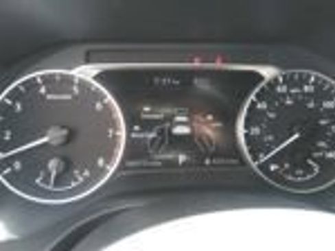 Used 2024 Nissan Rogue S FWD image 8