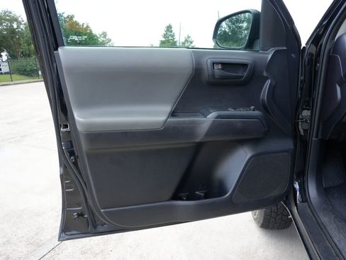 Used 2020 Toyota Tacoma SR RWD image 16