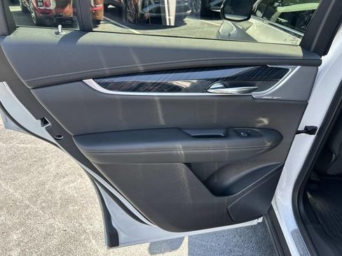 Used 2023 Cadillac XT6 Premium Luxury w/ Technology Package AWD/4WD image 22