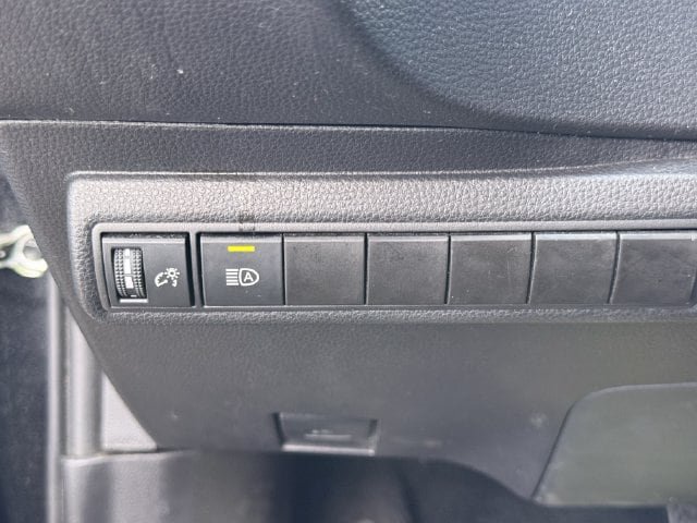 Used 2025 Toyota Corolla LE FWD image 22