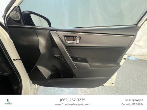 Used 2018 Toyota Corolla LE FWD image 19