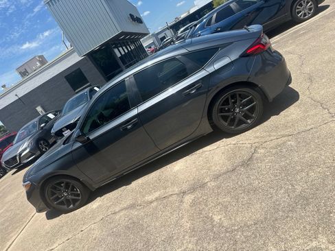 Used 2025 Honda Civic Sport image 4
