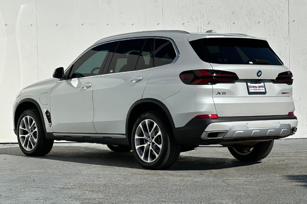 Used 2024 BMW X5 xDrive50e w/ Premium Package AWD/4WD image 5