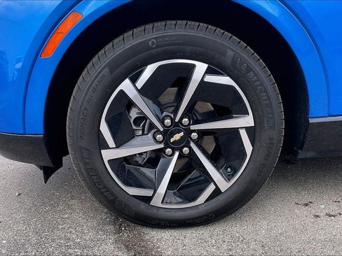 Used 2025 Chevrolet Equinox EV LT w/ Convenience Package image 8