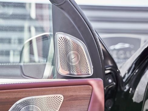 Used 2026 Mercedes-Benz Maybach GLS 600 4MATIC image 35