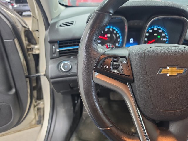 Used 2015 Chevrolet Malibu LT FWD image 11