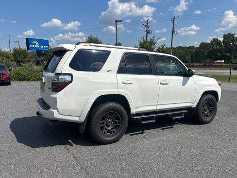Used 2020 Toyota 4Runner SR5 Premium w/ Moonroof Package AWD/4WD image 8