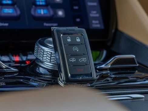 Used 2024 Jeep Grand Wagoneer Series III w/ Rear Seat Video Group 1 image 26