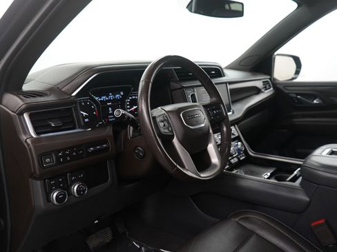 Used 2021 GMC Yukon XL Denali AWD/4WD image 21