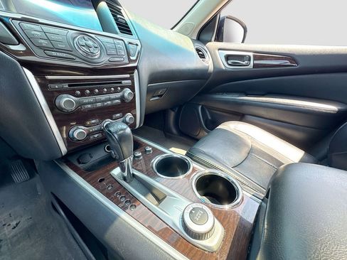 Used 2014 Nissan Pathfinder Platinum w/ Platinum Premium Package AWD/4WD image 25