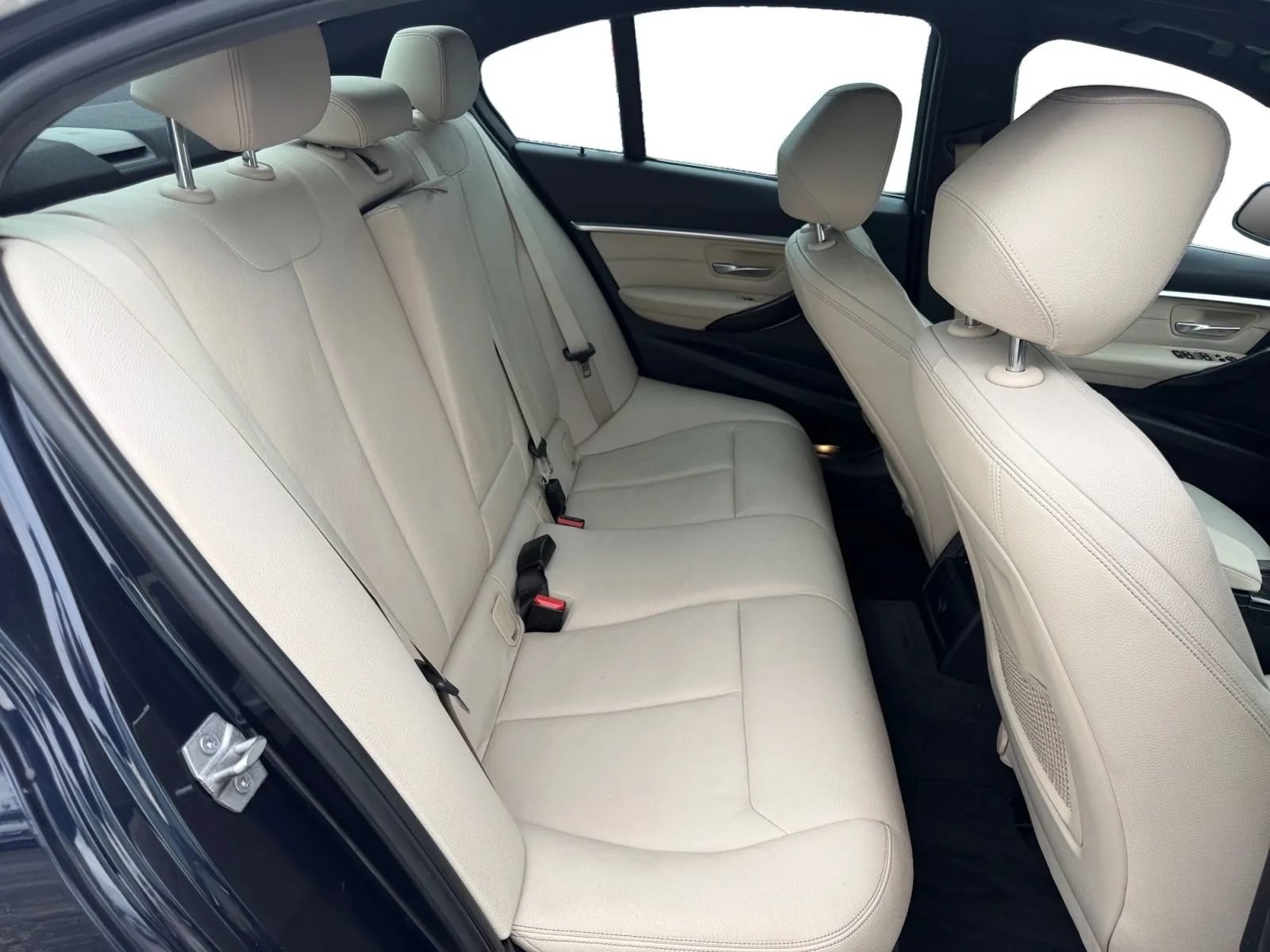 Used 2017 BMW 330i Sedan RWD image 17