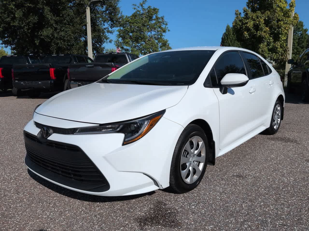 Used 2026 Toyota Corolla LE FWD image 2