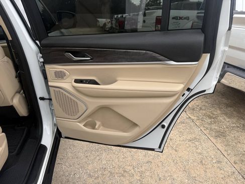 Used 2021 Jeep Grand Cherokee L Limited RWD image 18